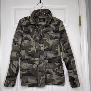 Love Tree Green Camo Full Zip Utility Jacket
